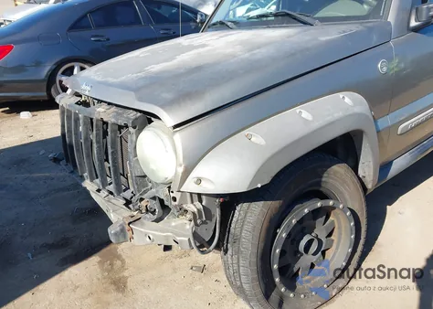 2005 Jeep Liberty Renegade z USA, uszkodzony, nr VIN 1J4GL38K75W559766